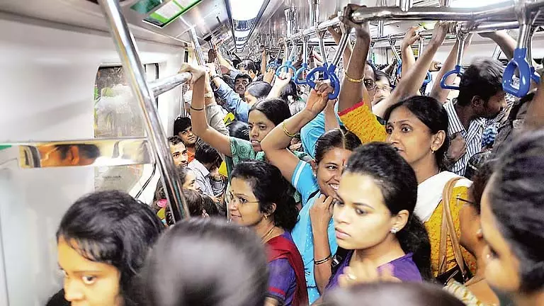 ट्रेनों में महिला यात्रियों की सुरक्षा के लिए नया व्हाट्सएप ग्रुप ट्रेनों में महिला यात्रियों की सुरक्षा के लिए नया व्हाट्सएप ग्रुप
