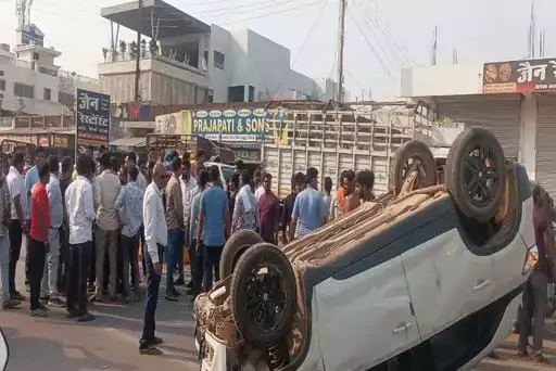 एक की दर्दनाक मौत, राजिम-नवापारा हाईवे में तेज रफ्तार कार का कहर एक की दर्दनाक मौत, राजिम-नवापारा हाईवे में तेज रफ्तार कार का कहर