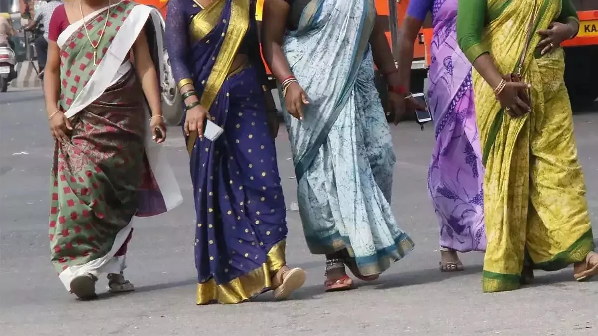 BREAKING: ट्रांसजेंडर बन भीख मांग रहे थे 6 बांग्लादेशी घुसपैठिए, गिरफ्तार BREAKING: ट्रांसजेंडर बन भीख मांग रहे थे 6 बांग्लादेशी घुसपैठिए, गिरफ्तार