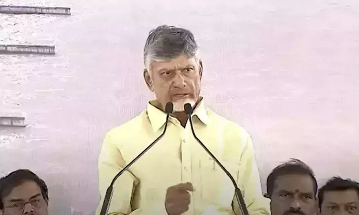 सीएम चंद्रबाबू ने पोलावरम परियोजना का निरीक्षण किया