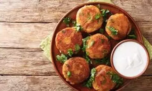 Navratri Special Falahari : व्रत में घर पर आसानी से बनाएं आलू बाइट्स