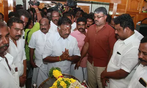 उन्होंने एआईएडीएमके के लिए पूरे दिल से काम किया - O. Panneerselvam