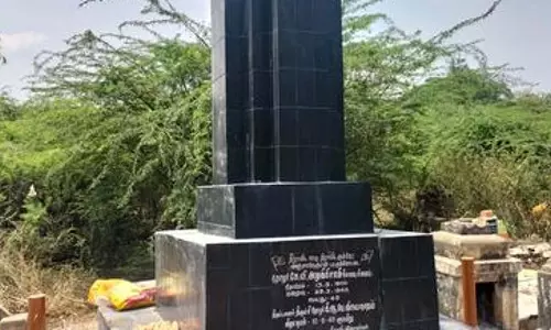 अव्यवस्थित पट्टुकोट्टई अलागिरी कब्रिस्तान - सामुदायिक कार्यकर्ता नाखुश अव्यवस्थित पट्टुकोट्टई अलागिरी कब्रिस्तान - सामुदायिक कार्यकर्ता नाखुश