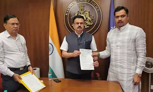 मंत्री राजन्ना पर हनीट्रैप के प्रयास की सीआईडी जांच शुरू हो गई है: MLC Rajendra मंत्री राजन्ना पर हनीट्रैप के प्रयास की सीआईडी जांच शुरू हो गई है: MLC Rajendra
