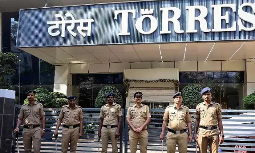 Maharashtra : व्हिसल-ब्लोअर अकाउंटेंट ने यूक्रेनी नागरिकों से जुड़े धोखाधड़ी का पर्दाफाश किया Maharashtra : व्हिसल-ब्लोअर अकाउंटेंट ने यूक्रेनी नागरिकों से जुड़े धोखाधड़ी का पर्दाफाश किया