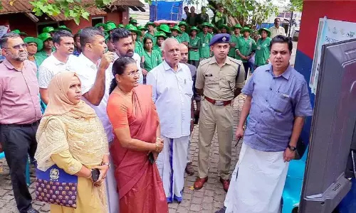 Kerala: थालास्सेरी समुद्र में कचरा फेंकने वालों को सावधान रहना चाहिए Kerala: थालास्सेरी समुद्र में कचरा फेंकने वालों को सावधान रहना चाहिए
