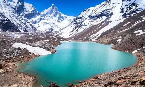 J&K सरकार ने ग्लेशियल झील के फटने से बाढ़ के खतरे को रोकने के लिए कदम उठाए J&K सरकार ने ग्लेशियल झील के फटने से बाढ़ के खतरे को रोकने के लिए कदम उठाए