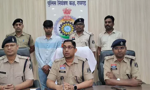 फर्जी श्रम आयुक्त की दबंगई! CISF और पुलिस ने दबोचा