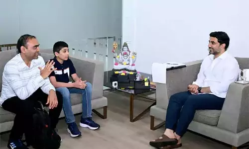 Andhra: मंत्री लोकेश ने 11 वर्षीय तकनीकी प्रतिभावान अखिल को बधाई दी Andhra: मंत्री लोकेश ने 11 वर्षीय तकनीकी प्रतिभावान अखिल को बधाई दी