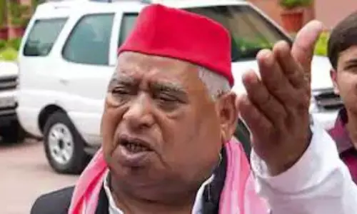 Lucknow: सपा नेता अवधेश प्रसाद ने गौशाला को लेकर चल रही सियासत पर बयान दिया Lucknow: सपा नेता अवधेश प्रसाद ने गौशाला को लेकर चल रही सियासत पर बयान दिया