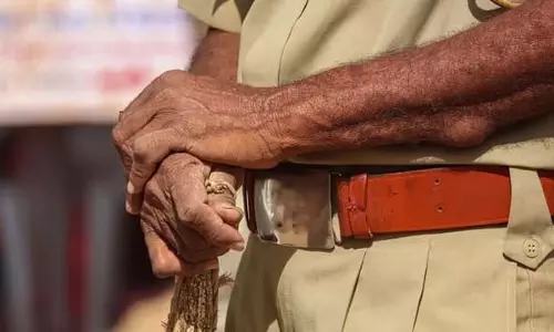 नवरात्रि से पहले कटरा में AI -सक्षम कैमरे, ड्रोन और सुरक्षाकर्मियों ने सुरक्षा कड़ी कर दी नवरात्रि से पहले कटरा में AI -सक्षम कैमरे, ड्रोन और सुरक्षाकर्मियों ने सुरक्षा कड़ी कर दी
