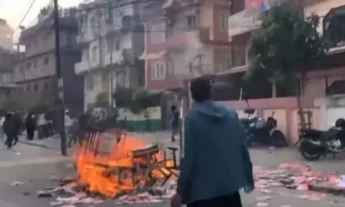 BIG BREAKING: राजशाही समर्थकों और सुरक्षा बलों के बीच झड़प