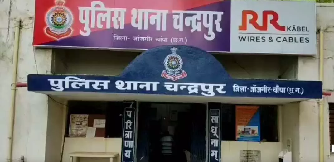 झोलाछाप डॉक्टर ने की हत्या की कोशिश, हथियार से युवक पर किया हमला झोलाछाप डॉक्टर ने की हत्या की कोशिश, हथियार से युवक पर किया हमला
