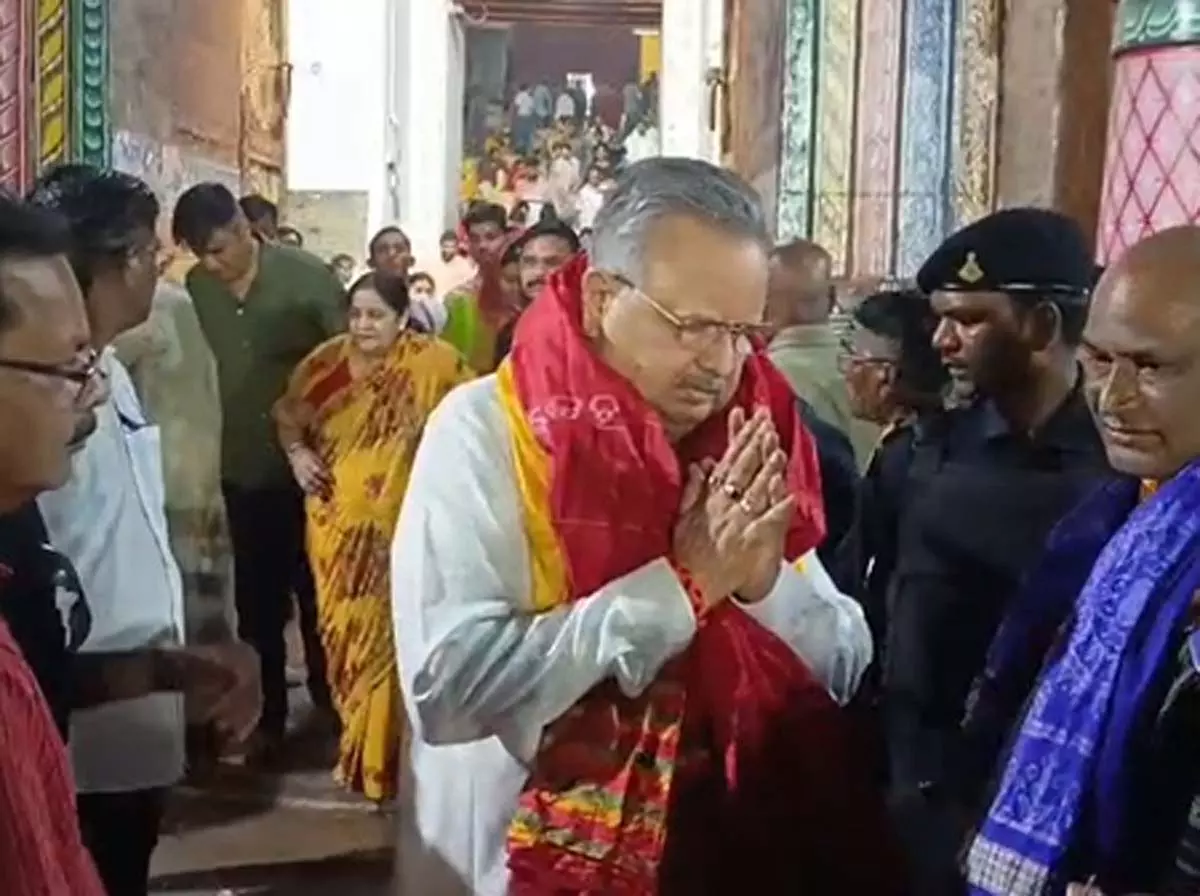 रमन सिंह ने जगन्नाथ मंदिर में किए दर्शन रमन सिंह ने जगन्नाथ मंदिर में किए दर्शन