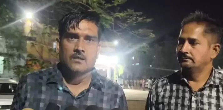 गैंगवार में ट्रांसपोर्टर की हत्या, 5 लोग घायल गैंगवार में ट्रांसपोर्टर की हत्या, 5 लोग घायल