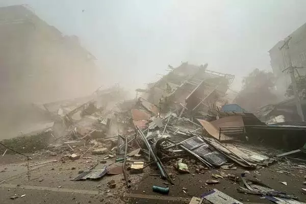 Myanmar Earthquake : 1000 मौतों की आशंका, अस्पतालों में खून की कमी Myanmar Earthquake : 1000 मौतों की आशंका, अस्पतालों में खून की कमी