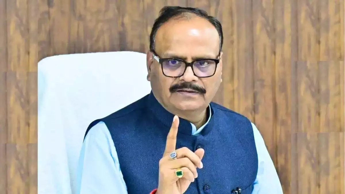 Barabanki : डिप्टी सीएमओ इंद्रेश यादव सस्पेंड Barabanki : डिप्टी सीएमओ इंद्रेश यादव सस्पेंड