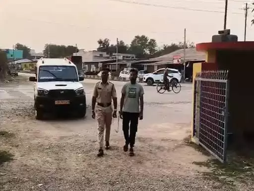 सेक्सुअल ऑडियो वायरल करने की दी धमकी, युवती की बॉयफ्रेंड गिरफ्तार सेक्सुअल ऑडियो वायरल करने की दी धमकी, युवती की बॉयफ्रेंड गिरफ्तार