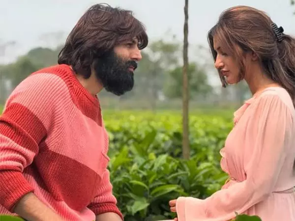 Kartik Aaryan ने अपने आगामी प्रोजेक्ट से श्रीलीला के साथ रोमांटिक तस्वीर शेयर की Kartik Aaryan ने अपने आगामी प्रोजेक्ट से श्रीलीला के साथ रोमांटिक तस्वीर शेयर की