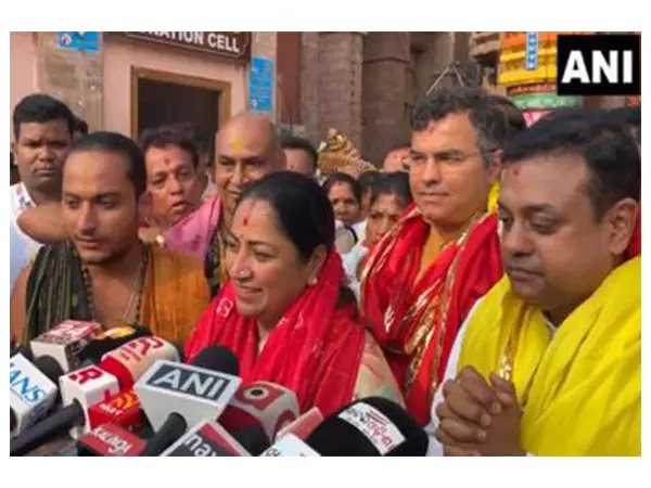Delhi CM ने जगन्नाथ मंदिर में पूजा-अर्चना की Delhi CM ने जगन्नाथ मंदिर में पूजा-अर्चना की