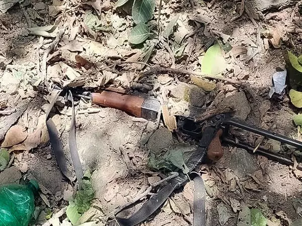 भारतीय सेना ने ऑपरेशन सफ़ियान के तहत Kathua में दो और आतंकवादियों को मार गिराया भारतीय सेना ने ऑपरेशन सफ़ियान के तहत Kathua में दो और आतंकवादियों को मार गिराया