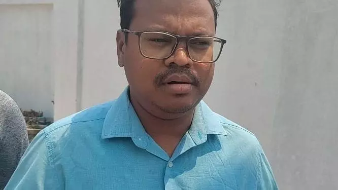 विजिलेंस ने वरिष्ठ राजस्व सहायक को गिरफ्तार किया विजिलेंस ने वरिष्ठ राजस्व सहायक को गिरफ्तार किया