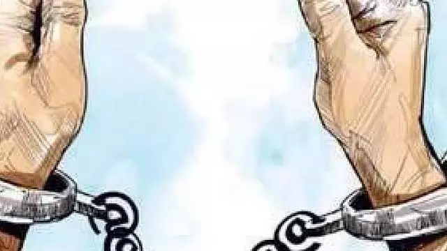 Tamil Nadu: विजय सेतुपति के नौकर को उनकी पत्नी की हत्या के प्रयास के आरोप में गिरफ्तार किया Tamil Nadu: विजय सेतुपति के नौकर को उनकी पत्नी की हत्या के प्रयास के आरोप में गिरफ्तार किया