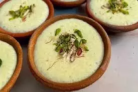 Kesar Pista Pirni: इस ईद कुछ स्पेशल स्वीट डिश बनाना चाहते हैं तो ट्राई करें ये केसर पिस्ता फिरनी Kesar Pista Pirni: इस ईद कुछ स्पेशल स्वीट डिश बनाना चाहते हैं तो ट्राई करें ये केसर पिस्ता फिरनी