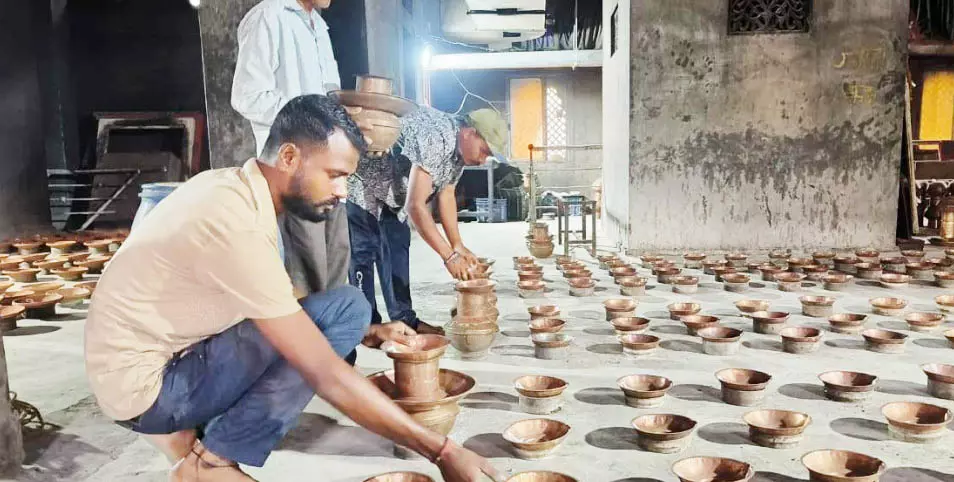 चैत्र नवरात्र पर्व को लेकर ज्योति कलश की तैयारियां पूरी हुई चैत्र नवरात्र पर्व को लेकर ज्योति कलश की तैयारियां पूरी हुई