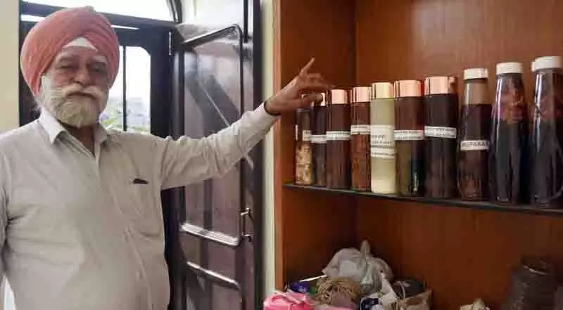Punjab: अनुभवी व्यक्ति ने शून्य अपशिष्ट को जीवन का तरीका बना लिया Punjab: अनुभवी व्यक्ति ने शून्य अपशिष्ट को जीवन का तरीका बना लिया