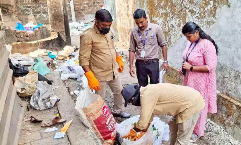 Kerala: प्रदूषण से निपटने में लापरवाही बरतने वाले प्रतिष्ठानों पर जुर्माना Kerala: प्रदूषण से निपटने में लापरवाही बरतने वाले प्रतिष्ठानों पर जुर्माना