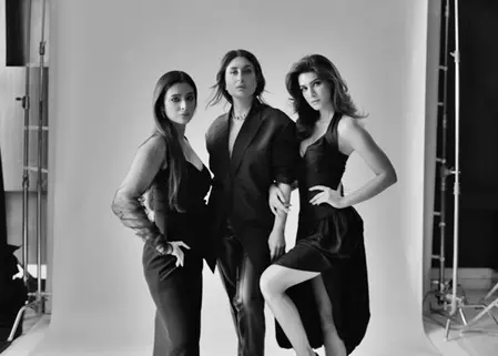 Sonam Kapoor ने बहन रिया कपूर को शानदार बताया, ‘क्रू’ का एक साल पूरा हुआ Sonam Kapoor ने बहन रिया कपूर को शानदार बताया, ‘क्रू’ का एक साल पूरा हुआ