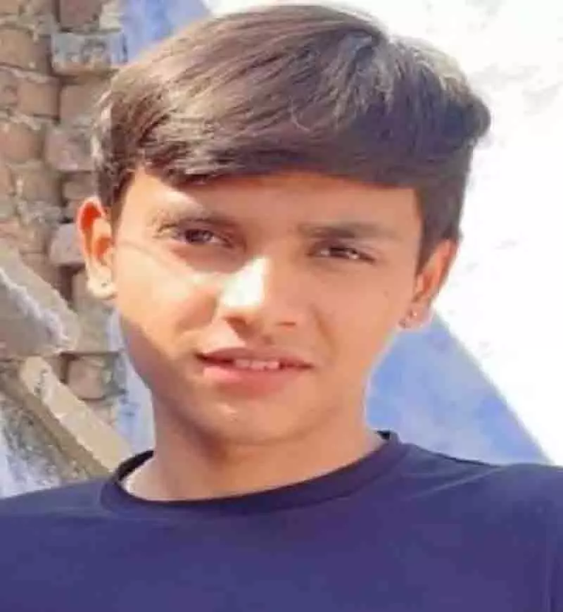 Ballabhgarh में कॉलेज के बाहर बीकॉम के छात्र की चाकू घोंपकर हत्या Ballabhgarh में कॉलेज के बाहर बीकॉम के छात्र की चाकू घोंपकर हत्या