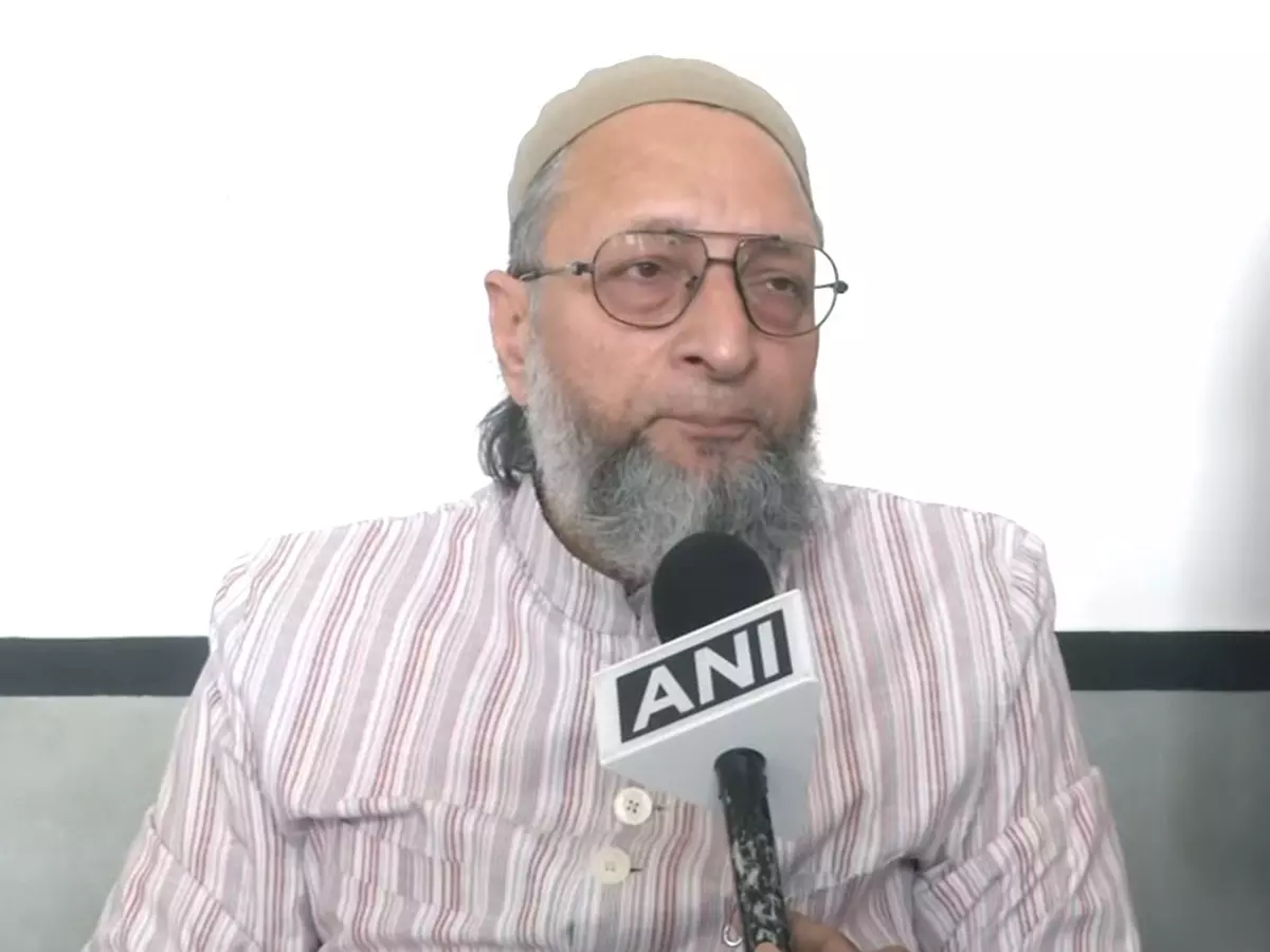 नरेंद्र मोदी वक्फ बिल पारित करने के लिए नीतीश और चंद्रबाबू नायडू की बैसाखी पर निर्भर हैं: असदुद्दीन ओवैसी नरेंद्र मोदी वक्फ बिल पारित करने के लिए नीतीश और चंद्रबाबू नायडू की बैसाखी पर निर्भर हैं: असदुद्दीन ओवैसी