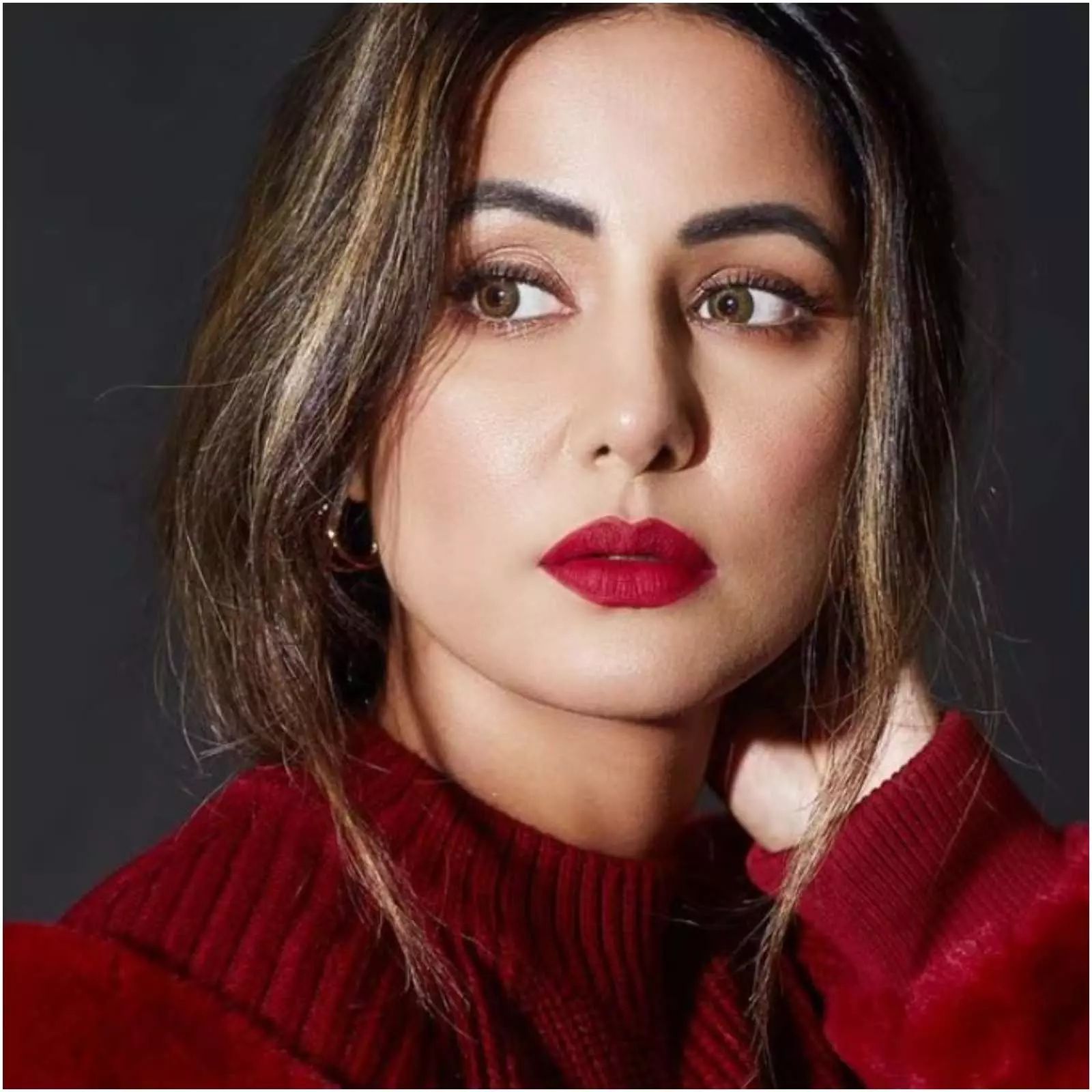 Hina Khan : एक बार फिर दिखा हिना का देसी स्वैग Hina Khan : एक बार फिर दिखा हिना का देसी स्वैग