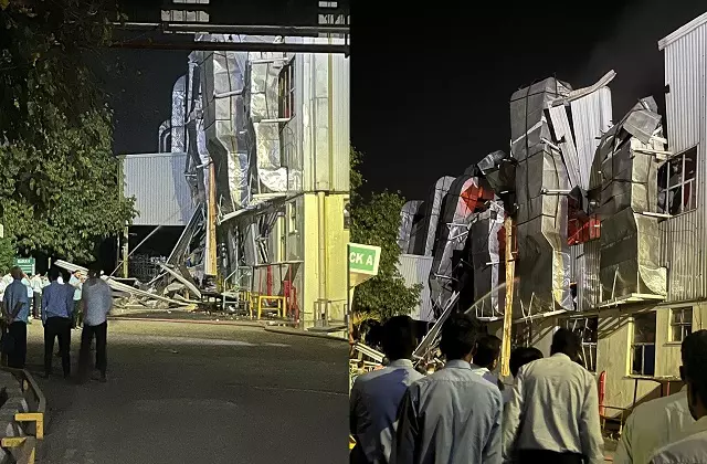 Rewari: हीरो फैक्टरी में लगी भीषण आग Rewari: हीरो फैक्टरी में लगी भीषण आग