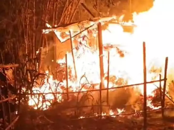 Saharanpur: घर में आग लगने से सवा लाख रुपए की नकदी जलकर राख Saharanpur: घर में आग लगने से सवा लाख रुपए की नकदी जलकर राख