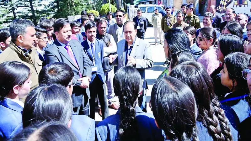 छात्रों को बताया विधानपरिषद का मतलब छात्रों को बताया विधानपरिषद का मतलब