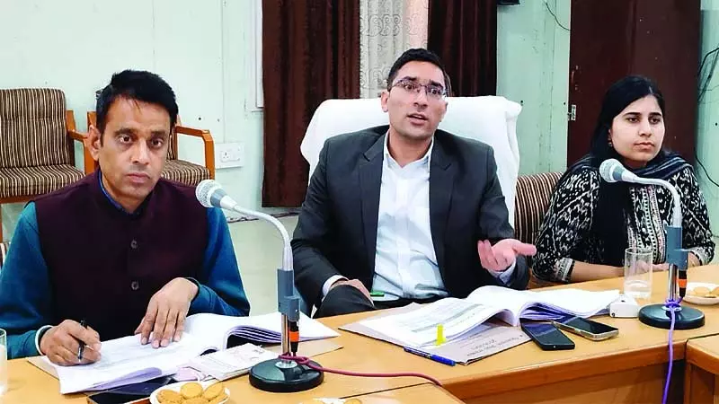 अल्पसंख्यक वर्गों को मिले शिक्षा और रोजगार अल्पसंख्यक वर्गों को मिले शिक्षा और रोजगार
