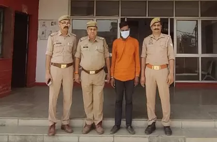 सड़क हादसे में हुई दो लोगों की मौत मामले में बस चालक गिरफ्तार सड़क हादसे में हुई दो लोगों की मौत मामले में बस चालक गिरफ्तार