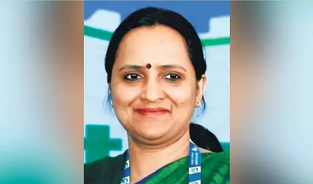 V.K. पांडियन की पत्नी ने स्वैच्छिक सेवानिवृत्ति के लिए आवेदन किया V.K. पांडियन की पत्नी ने स्वैच्छिक सेवानिवृत्ति के लिए आवेदन किया