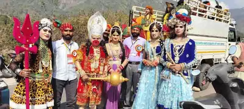 Himachal: पारंपरिक उत्सव के साथ खनियारा मेला शुरू Himachal: पारंपरिक उत्सव के साथ खनियारा मेला शुरू