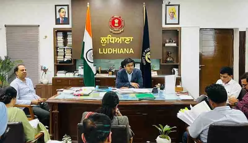 DC ने राजस्व विभाग की बैठक की अध्यक्षता की, प्रमुख एजेंडे पर प्रगति की समीक्षा की DC ने राजस्व विभाग की बैठक की अध्यक्षता की, प्रमुख एजेंडे पर प्रगति की समीक्षा की