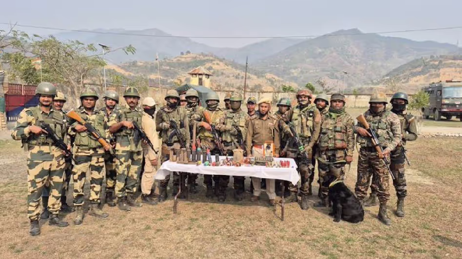 Manipur : सुरक्षा बलों ने तलाशी अभियान के दौरान आईईडी, ग्रेनेड और आग्नेयास्त्र बरामद किए Manipur : सुरक्षा बलों ने तलाशी अभियान के दौरान आईईडी, ग्रेनेड और आग्नेयास्त्र बरामद किए