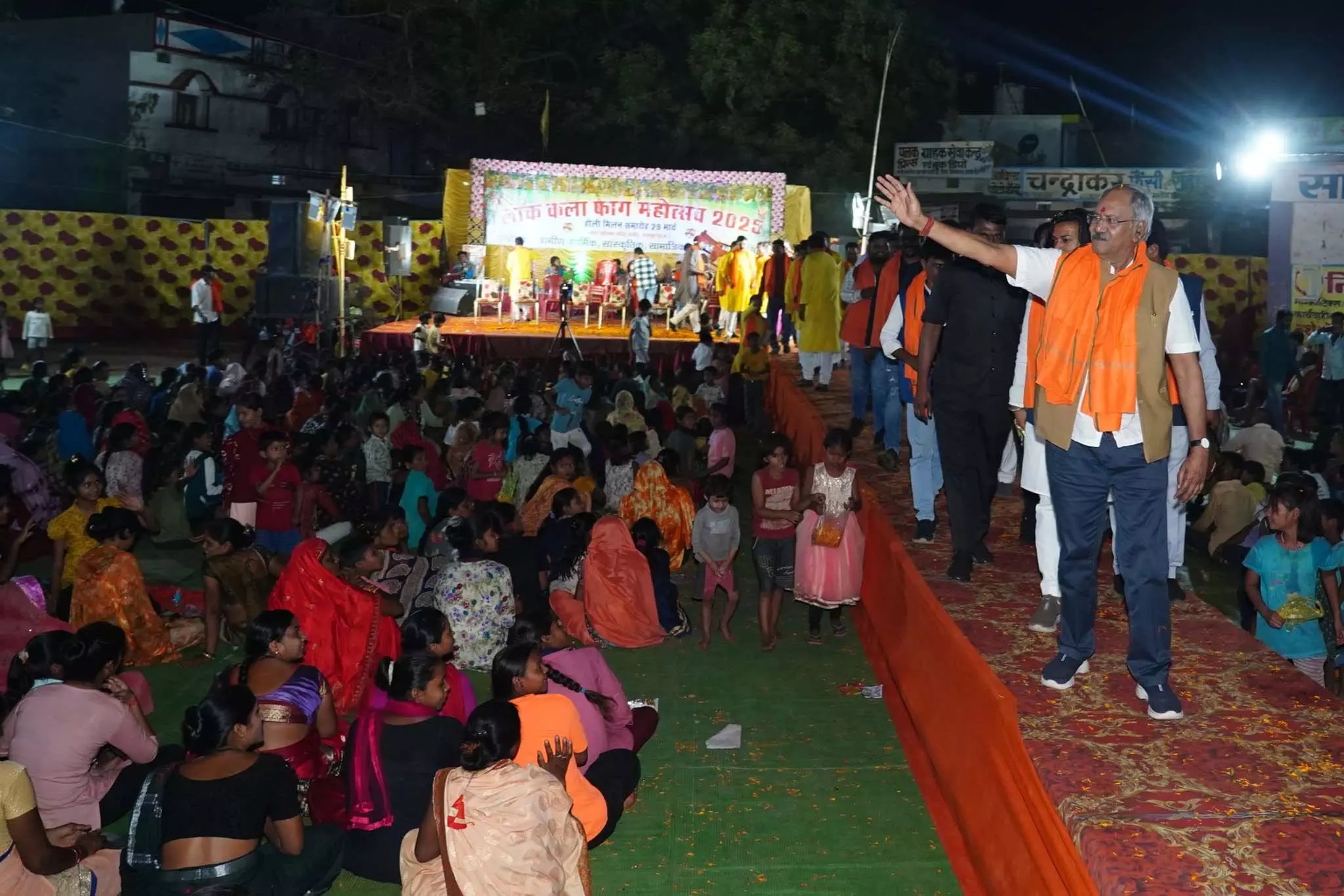 मंदिर मसौद में सांसद बृजमोहन अग्रवाल ने लिया फाग महोत्सव का आनंद मंदिर मसौद में सांसद बृजमोहन अग्रवाल ने लिया फाग महोत्सव का आनंद