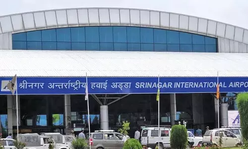 तेज हवाओं के कारण श्रीनगर हवाई अड्डे पर 9 उड़ानें रद्द, 2 का मार्ग परिवर्तित