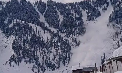 अधिकारियों ने गंदेरबल, कुपवाड़ा जिलों के लिए हिमस्खलन की चेतावनी जारी की