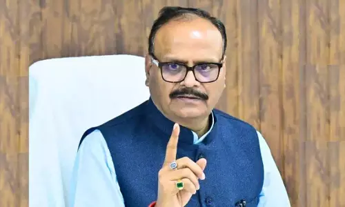 Barabanki : डिप्टी सीएमओ इंद्रेश यादव सस्पेंड Barabanki : डिप्टी सीएमओ इंद्रेश यादव सस्पेंड