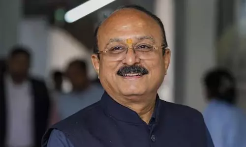 नई दिल्ली में बिजली कटौती को लेकर भाजपा और आप में वाकयुद्ध