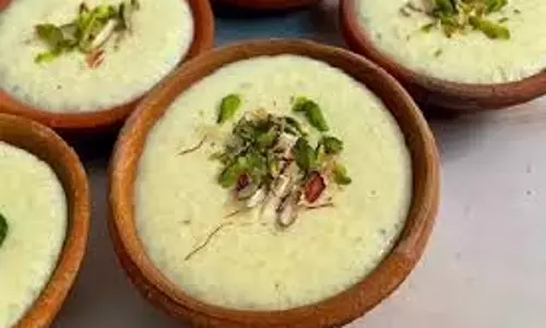 Kesar Pista Pirni: इस ईद कुछ स्पेशल स्वीट डिश बनाना चाहते हैं तो ट्राई करें ये केसर पिस्ता फिरनी Kesar Pista Pirni: इस ईद कुछ स्पेशल स्वीट डिश बनाना चाहते हैं तो ट्राई करें ये केसर पिस्ता फिरनी